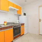 By The Sea - Makarska - 11432 דירה