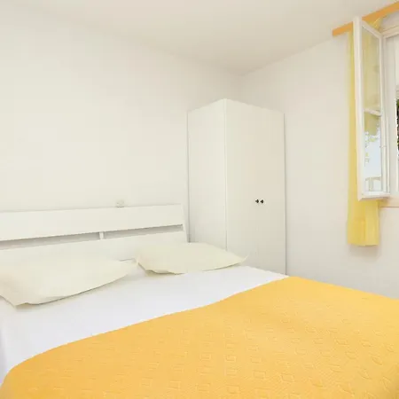 Apartments By The Sea Podgora, Makarska - 11432